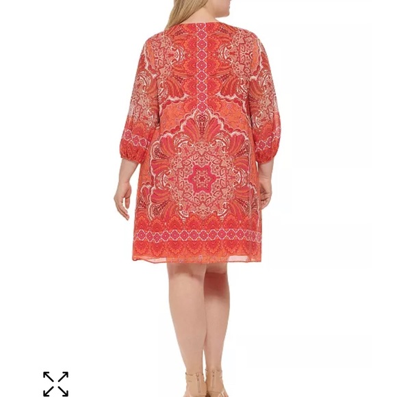 Plus Size Tie Neck Printed Dress - Picture 2 of 9